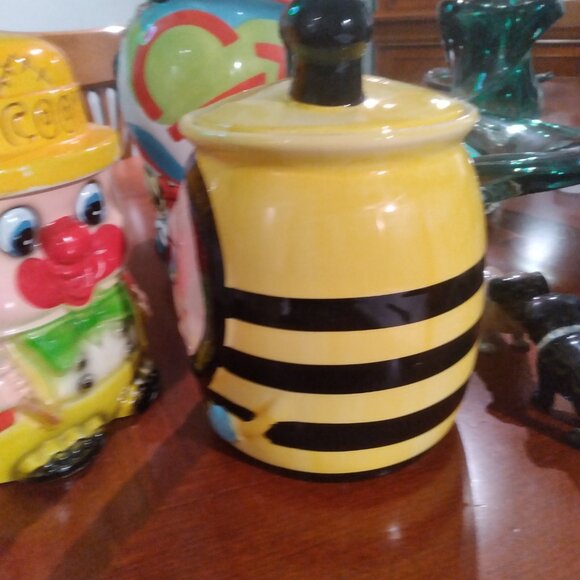 Black & Yellow Bumble Bee Cookie Jar - Picture 2 of 3